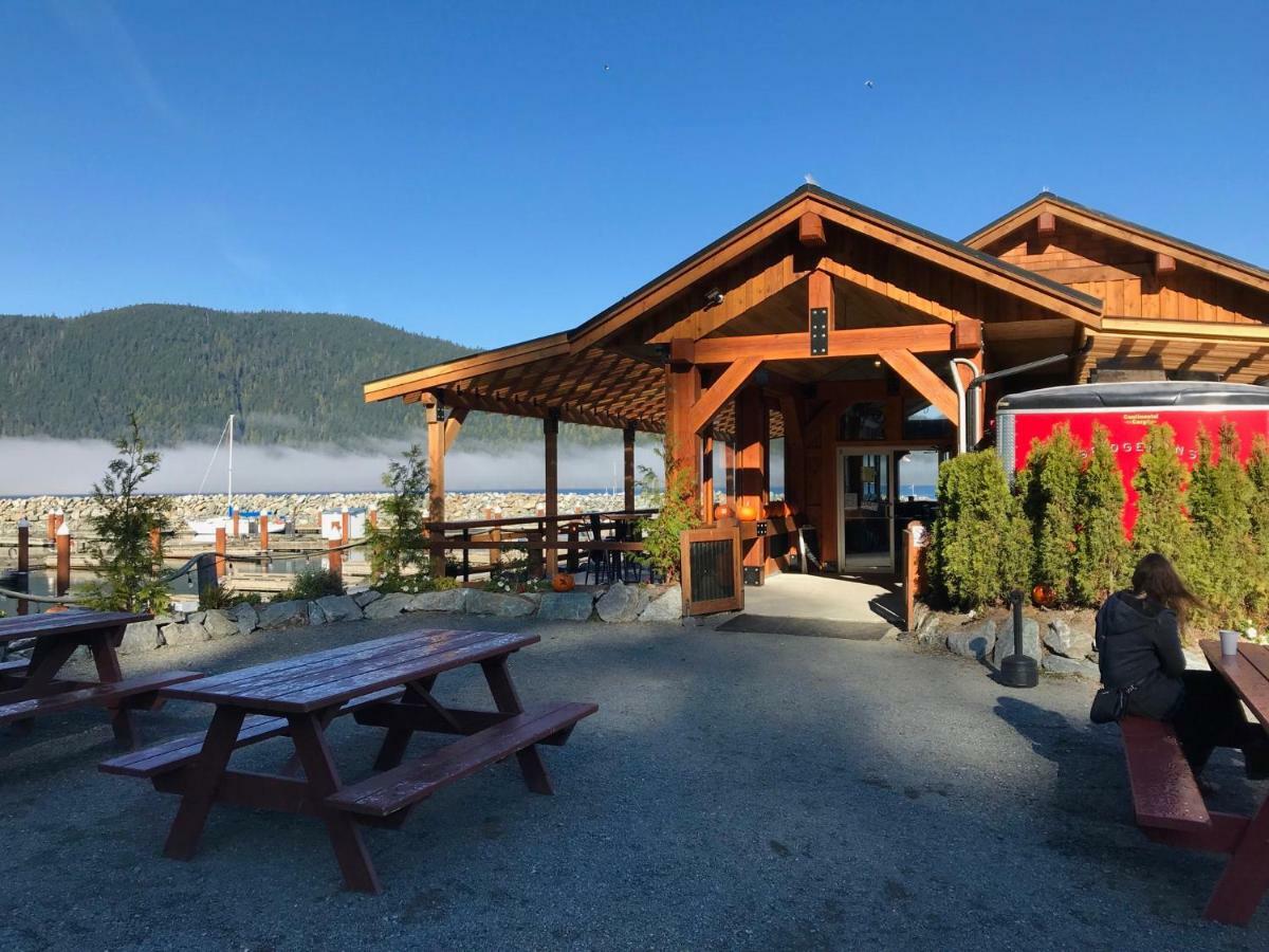 Port Renfrew Vacation Rentals מראה חיצוני תמונה